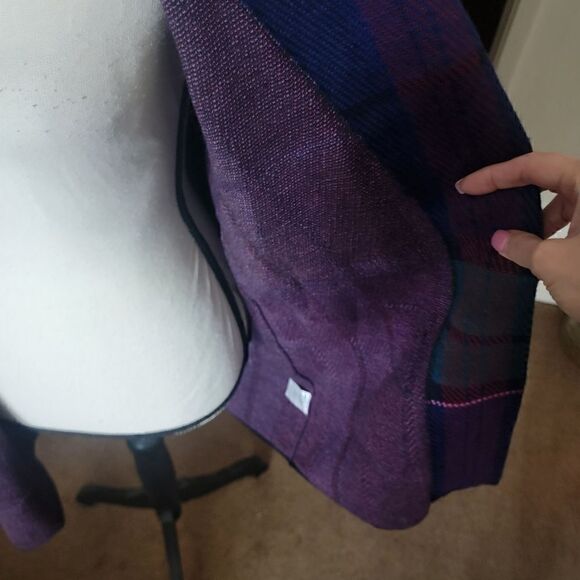 Talbots 100% Merino Wool Plaid Jacket Cardigan. Size LP. - Picture 3 of 9